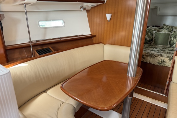 Beneteau 373