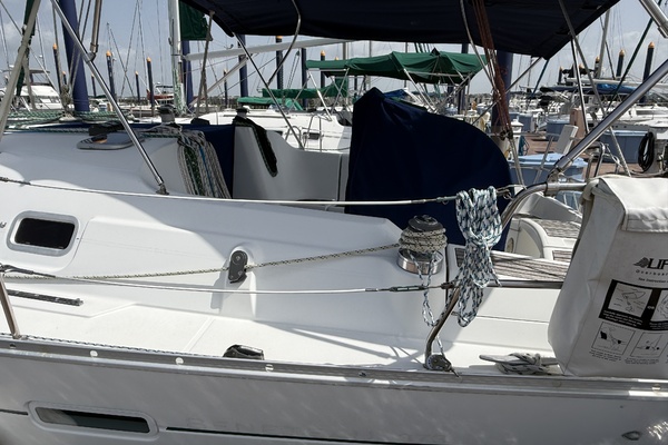 Beneteau 373