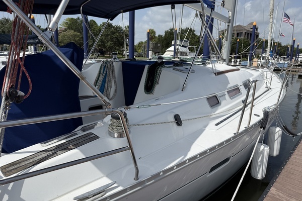 Photo of the 2007 Beneteau 373 "Tulsa Wind"
