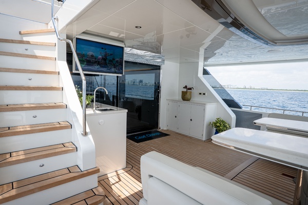 Cool Change  107ft Ocean Alexander Yacht For Sale