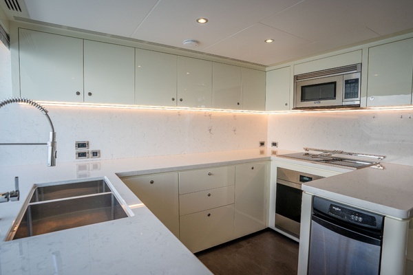 Ocean Alexander 32L Yacht For Sale