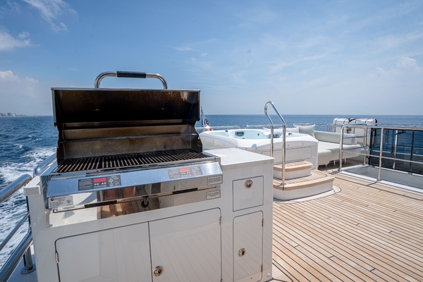Cool Change  107ft Ocean Alexander Yacht For Sale
