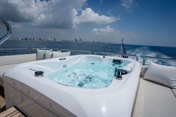 Ocean Alexander 32L Yacht For Sale
