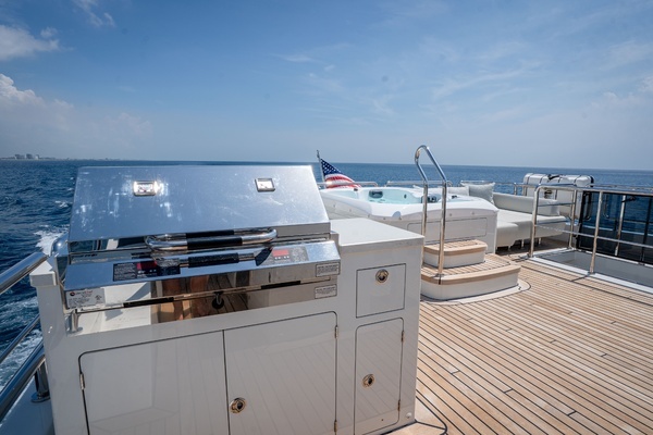 Ocean Alexander 32L Yacht For Sale