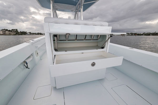 32ft Contender Yacht For Sale