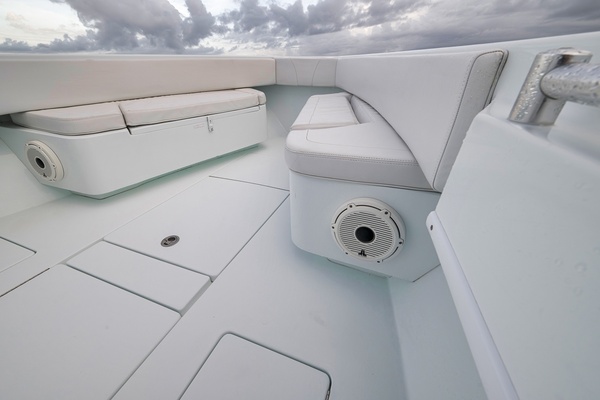 32ft Contender Yacht For Sale