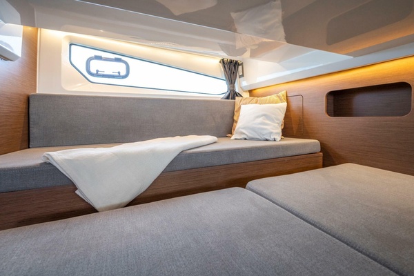 In Stock 36ft Beneteau Yacht For Sale