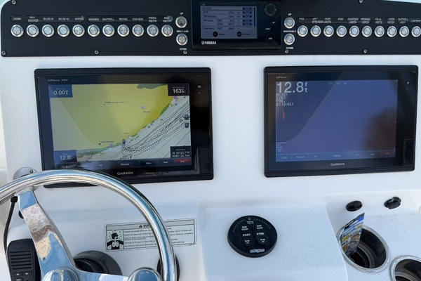 27ft Everglades Yacht For Sale