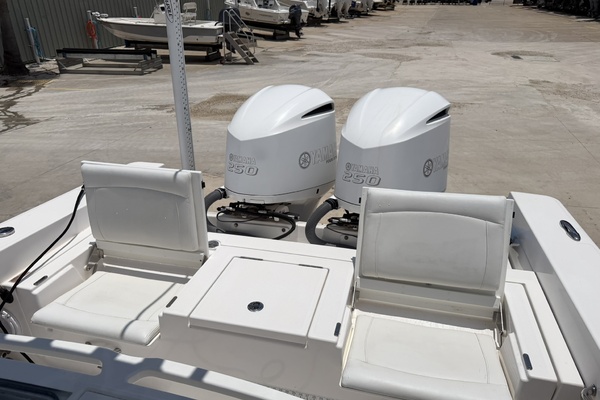 27ft Everglades Yacht For Sale