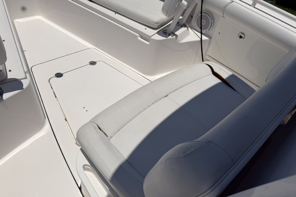 27ft Everglades Yacht For Sale