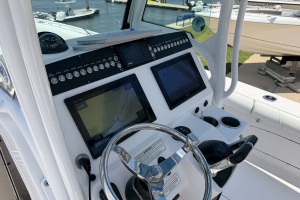 27ft Everglades Yacht For Sale