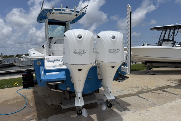 27ft Everglades Yacht For Sale