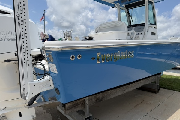 27ft Everglades Yacht For Sale