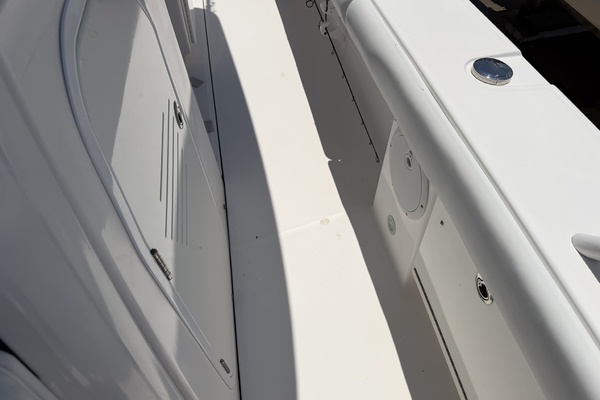 27ft Everglades Yacht For Sale