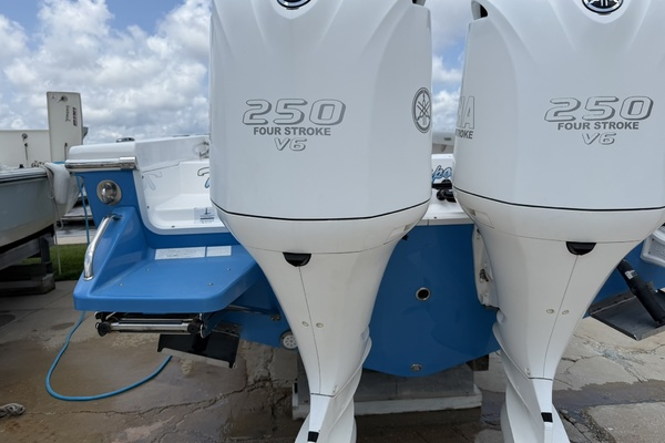 27ft Everglades Yacht For Sale