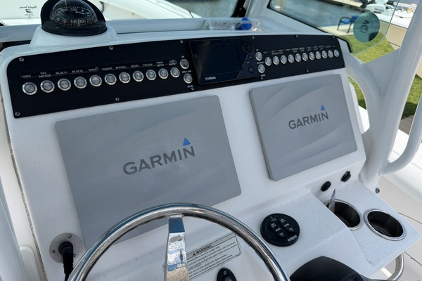 27ft Everglades Yacht For Sale