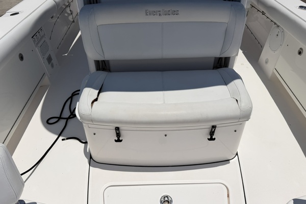 27ft Everglades Yacht For Sale