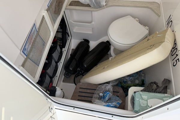 27ft Everglades Yacht For Sale