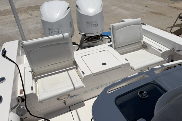 27ft Everglades Yacht For Sale