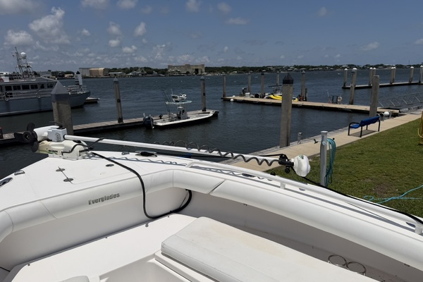 27ft Everglades Yacht For Sale