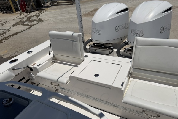 27ft Everglades Yacht For Sale