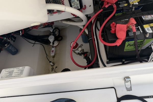 27ft Everglades Yacht For Sale