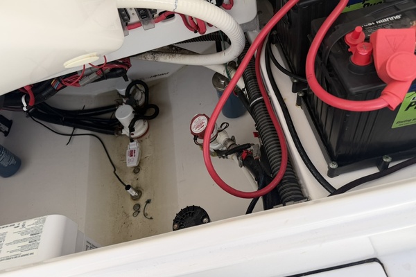 27ft Everglades Yacht For Sale