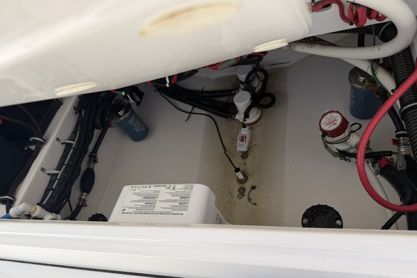 27ft Everglades Yacht For Sale