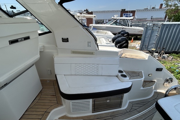 2019 Sea Ray 35