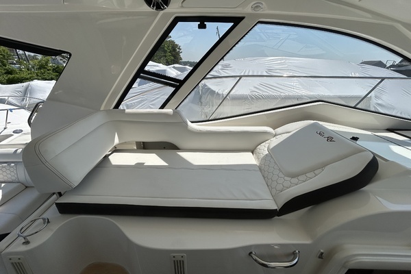 2019 Sea Ray 35