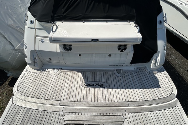 2019 Sea Ray 35