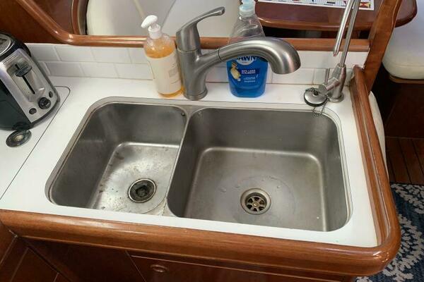 2004 Beneteau Oceanis 393