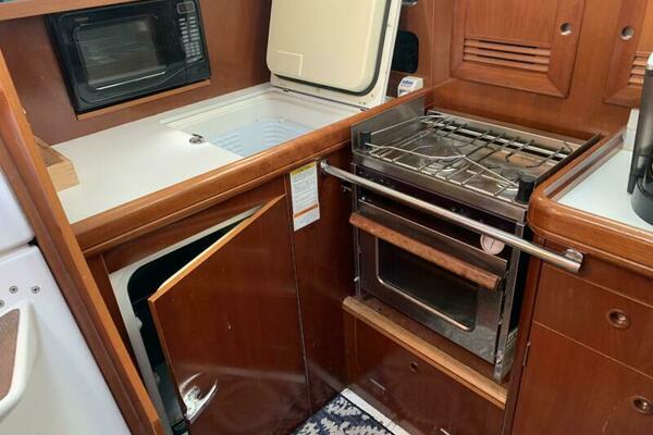 2004 Beneteau Oceanis 393