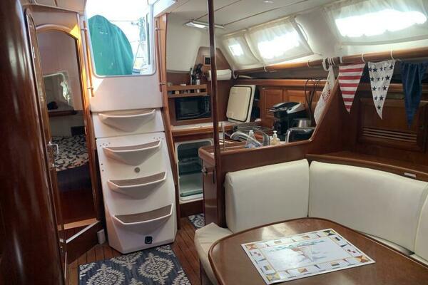 2004 Beneteau Oceanis 393