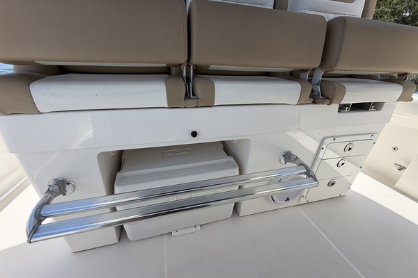 Edgewater 368 CC Yacht For Sale