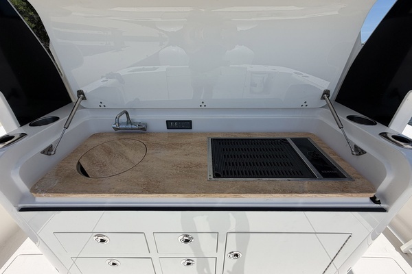 Edgewater 368 CC Yacht For Sale