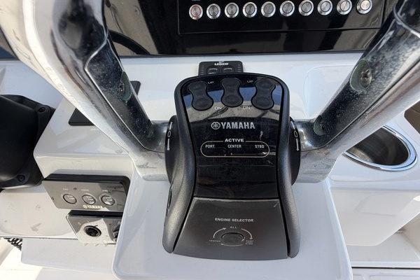Edgewater 368 CC Yacht For Sale