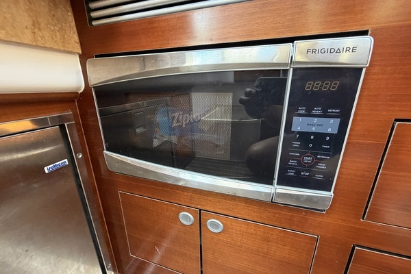 Edgewater 368 CC Yacht For Sale