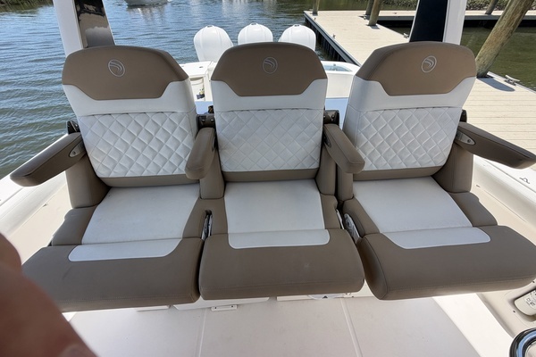 Edgewater 368 CC Yacht For Sale