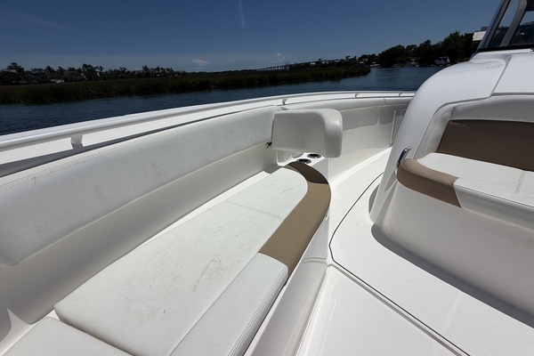 Edgewater 368 CC Yacht For Sale