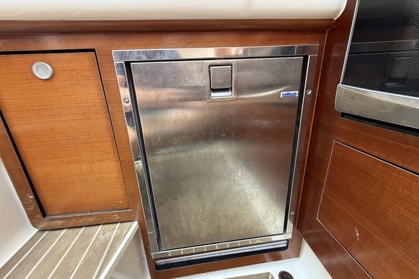 Edgewater 368 CC Yacht For Sale