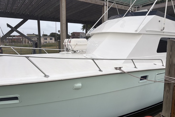 Reel Intel 42ft Hatteras Yacht For Sale