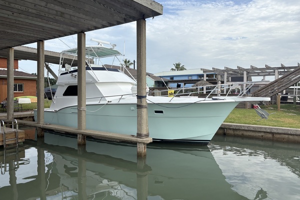 Reel Intel 42ft Hatteras Yacht For Sale