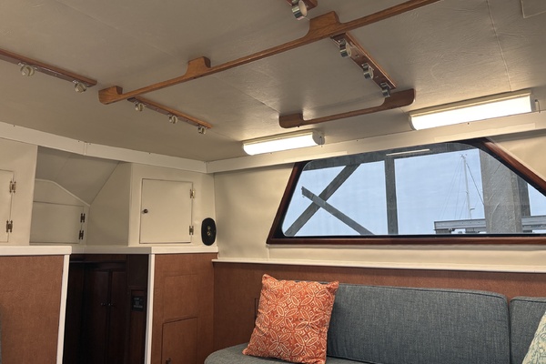 Reel Intel 42ft Hatteras Yacht For Sale