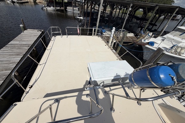 38ft Holiday Mansion Yacht For Sale