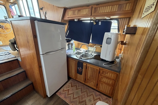 38ft Holiday Mansion Yacht For Sale