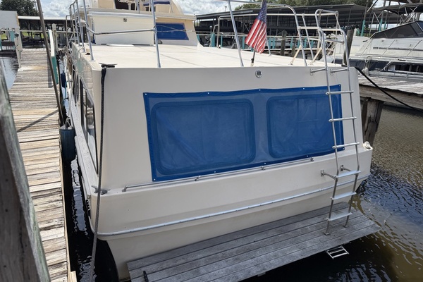 38ft Holiday Mansion Yacht For Sale