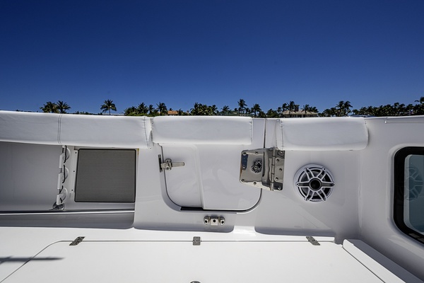 35ft Sportsman Yacht For Sale
