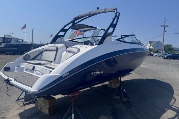 24-ft-Yamaha Boats-2017-242 Limited S- Sea Bright New Jersey United States  yacht for sale