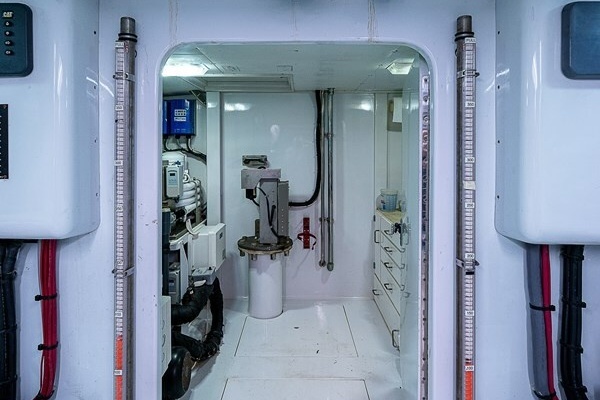65ft American Custom Yachts Yacht For Sale